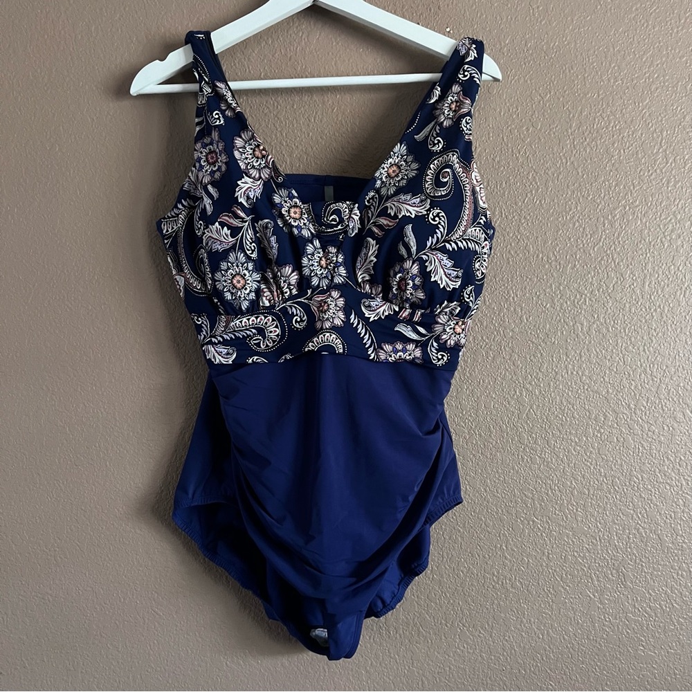 Lands' End Navy and Floral One-Piece Swimsuit Size 16DD